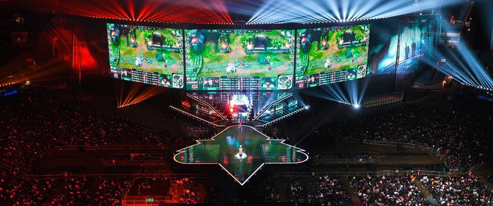 A full stadium for an LOL tournament